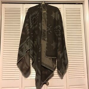 EUC‎ Aztec Poncho